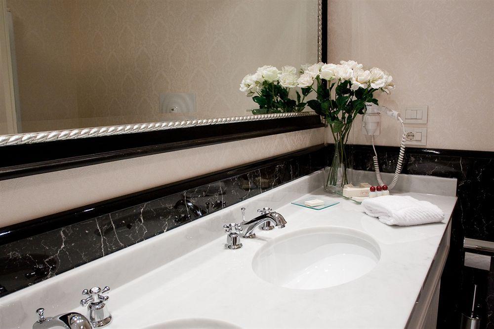 Hotel Maxim Анцола-делл'Емілія Екстер'єр фото